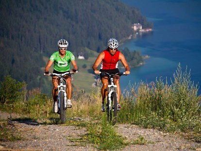 Familienhotel - Wellnessbereich - Mountainbike fahren - Familienhotel Kreuzwirt