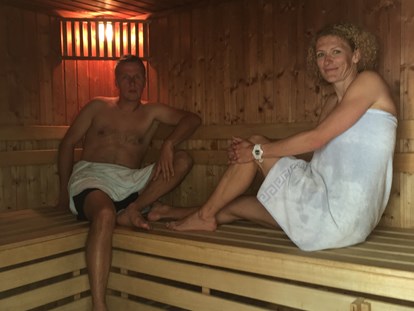 Familienhotel - Umgebungsschwerpunkt: Strand - Infrarot und finnische Sauna im Wellnessbereich - Familienhotel Schneekönig