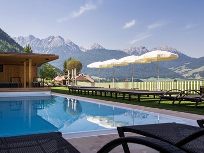 Familienhotel - Obertilliach - Pool - Garberhof Dolomit Family