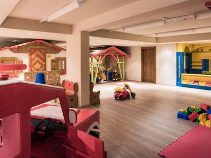 Familienhotel - Kinderhotels Europa - STAR.Dorf - Spiel und Spass für alle Kinder bis 6 Jahre - Baby- & Kinderhotel Laurentius