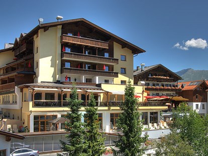 Familienhotel - Pools: Außenpool beheizt - Bildquelle: http://www.furgler.at - Furgli Hotels