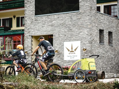 Familienhotel - Dachstein Salzkammergut - Mountainbike Tour mit der Familie - Familienhotel Sommerhof