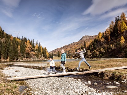 Familienhotel - Wasserrutsche - Die Natur ist unser Spielplatz - Almfamilyhotel Scherer****s - Familotel Osttirol