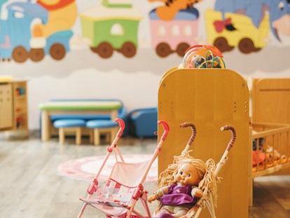 Familienhotel - Wellnessbereich - Kinderbetreuung - Kinderhotel Waldhof