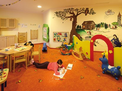 Familienhotel - Meran und Umgebung - Kinderspielzimmer - Wohlfühlhotel Falzeben