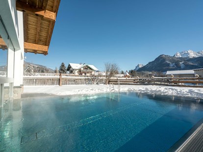 Familienhotel - Kirchdorf in Tirol - Thermal-Wasserwelt: Winter - Familien und Vitalhotel Mühlpointhof ***S