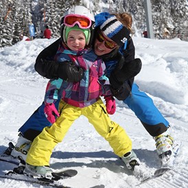Kinderhotel: Ich lerne Skifahren - Almfamilyhotel Scherer****s - Familotel Osttirol