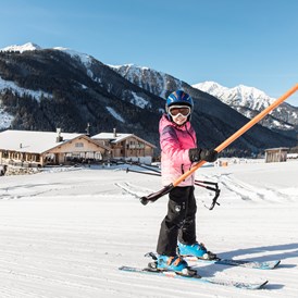 Kinderhotel: Skifahren bis vor die Hoteltür - Almfamilyhotel Scherer****s - Familotel Osttirol