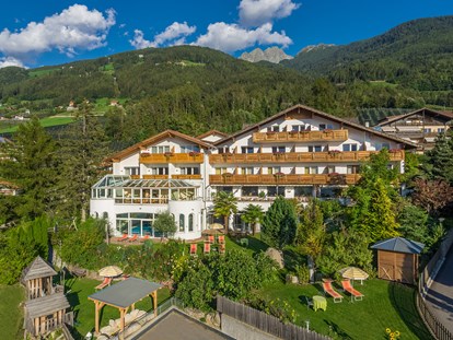 Familienhotel - Trentino-Südtirol - Aussenansicht - Family Hotel Gutenberg