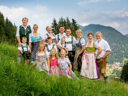 Familienhotel - Allgäu - Eure Gastgeberfamilien Probst, Gehring und Kozjak - Familotel Spa & Familien-Resort Krone