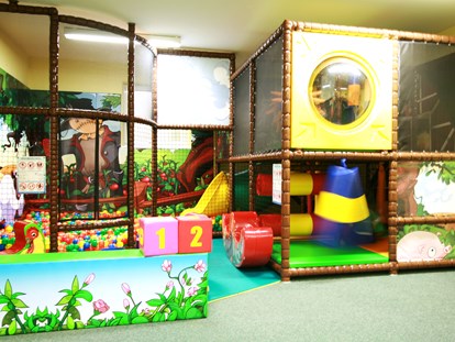 Familienhotel - Kinderwagenverleih - Soft-Play-Anlage - Familienhotel Oberkarteis