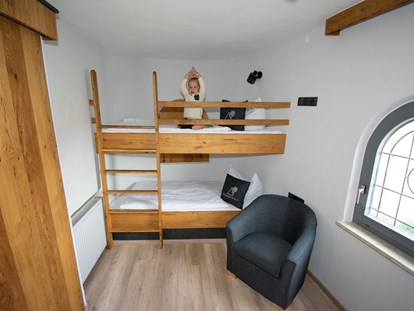Familienhotel - Bayerischer Wald - Kinderzimmer 3 - Raum Suit mit 3 getrennten Räumen - Familotel Der Böhmerwald