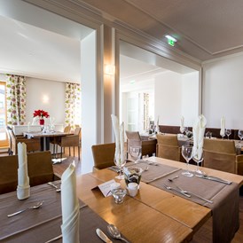 Kinderhotel: Restaurant - Sonnengarten - Hotel Felsenhof